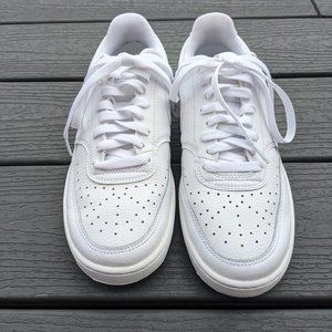 Nike – Court Vision Low Sneaker - Size 9